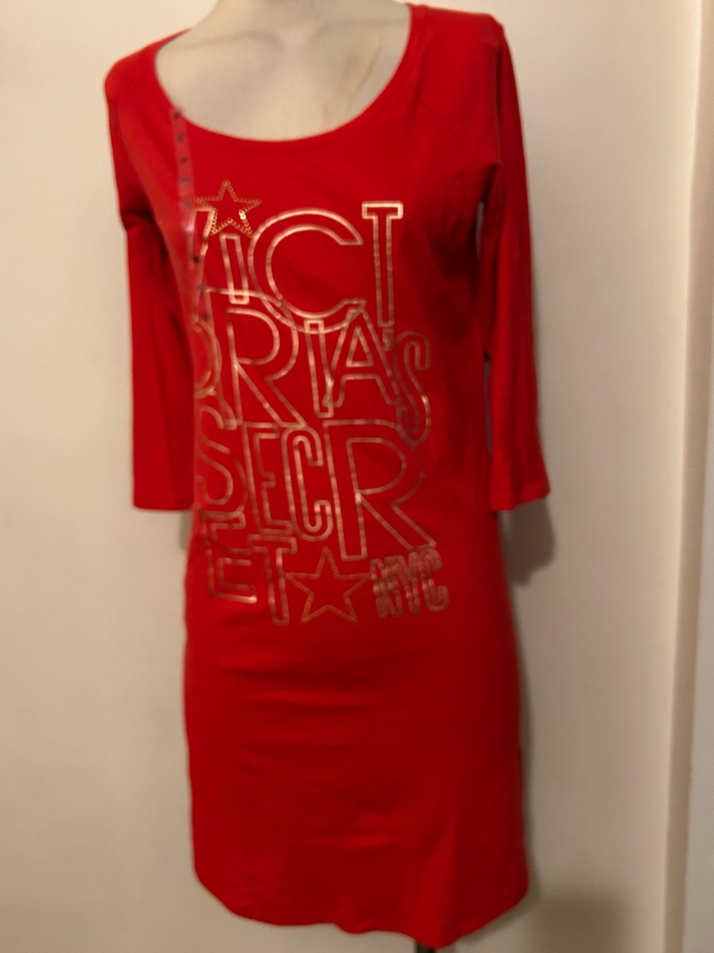 NWT Victoria’s Secret Red Graphic Scoop-Neck Nightgown Sz M.